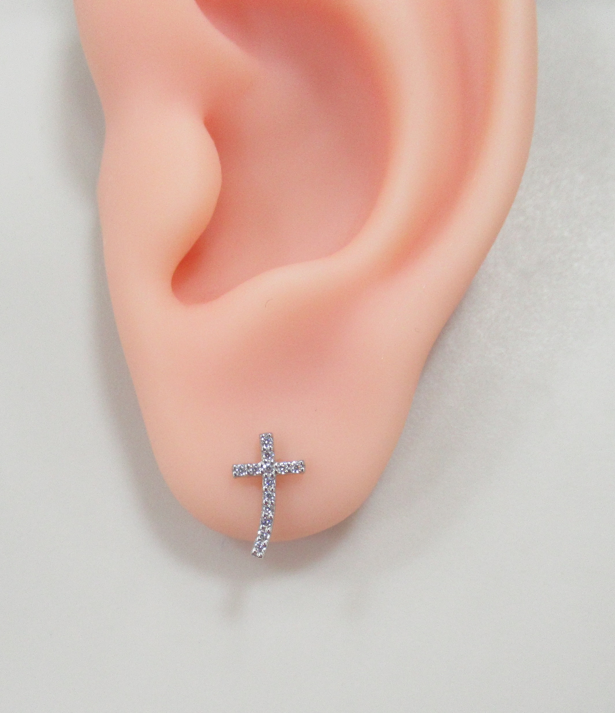 Серебряные серьги-пусеты с фианитами "Крестики"